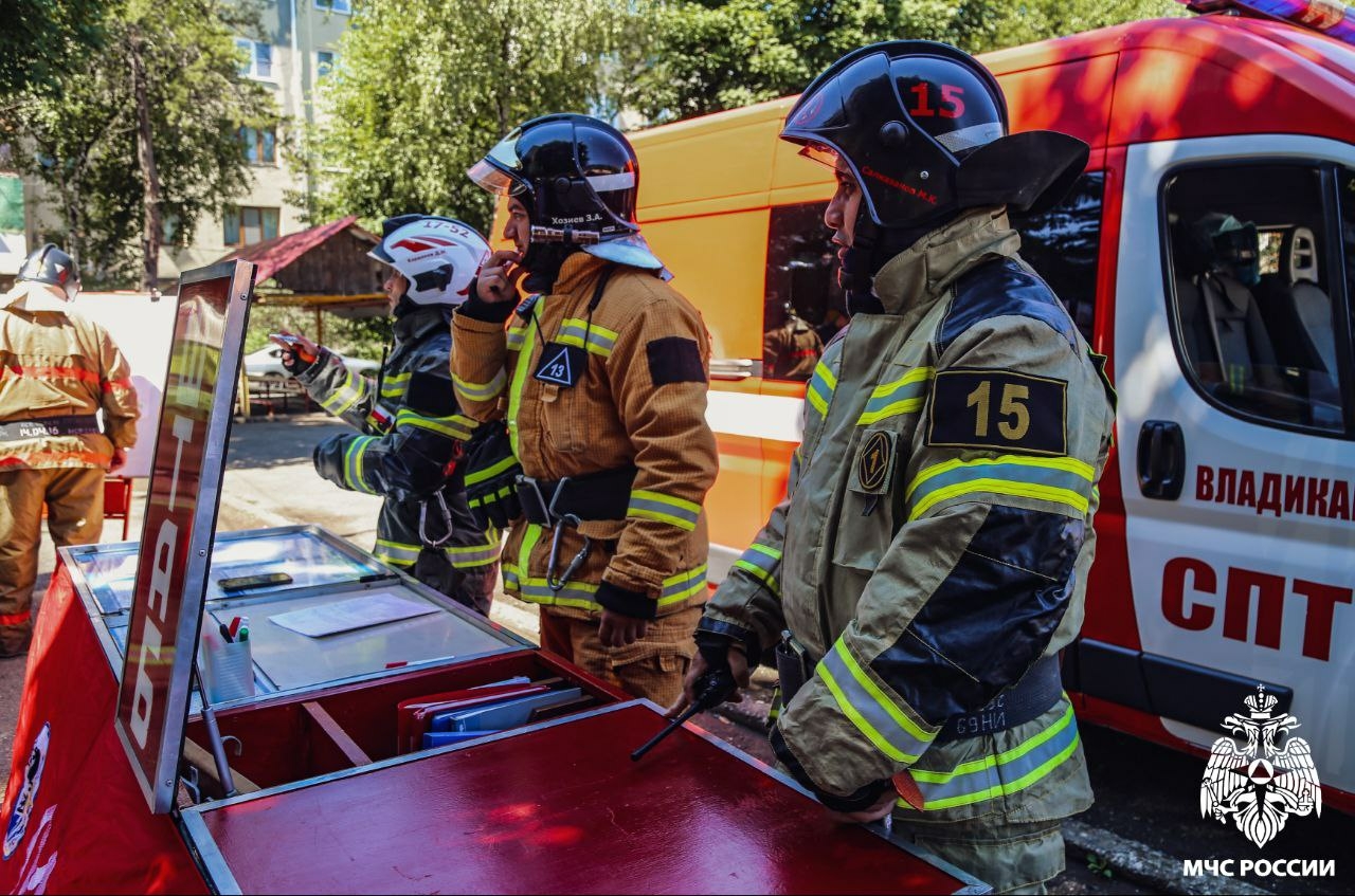 Спасатели Северной Осетии за сутки ликвидировали пожар во Владикавказе и два ДТП
