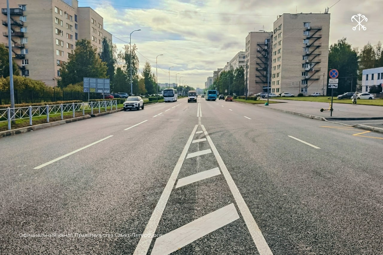 В Санкт-Петербурге завершили ремонт улицы Демьяна Бедного в Калининском районе