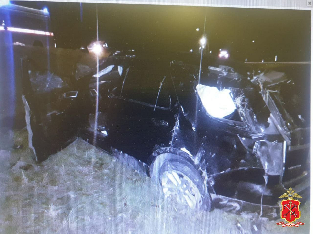 В Ленобласти на трассе «Нарва» опрокинулся автомобиль с детьми