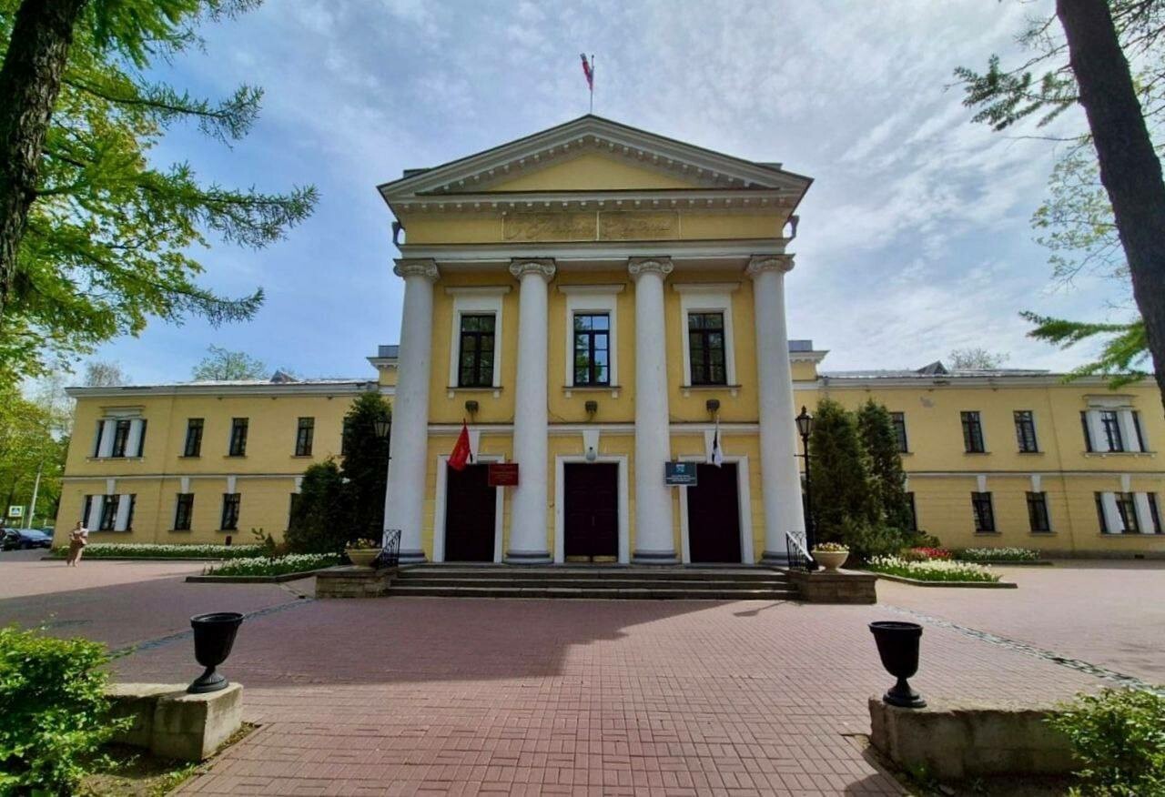 В Гатчине открылась запись для выездных свадебных регистраций