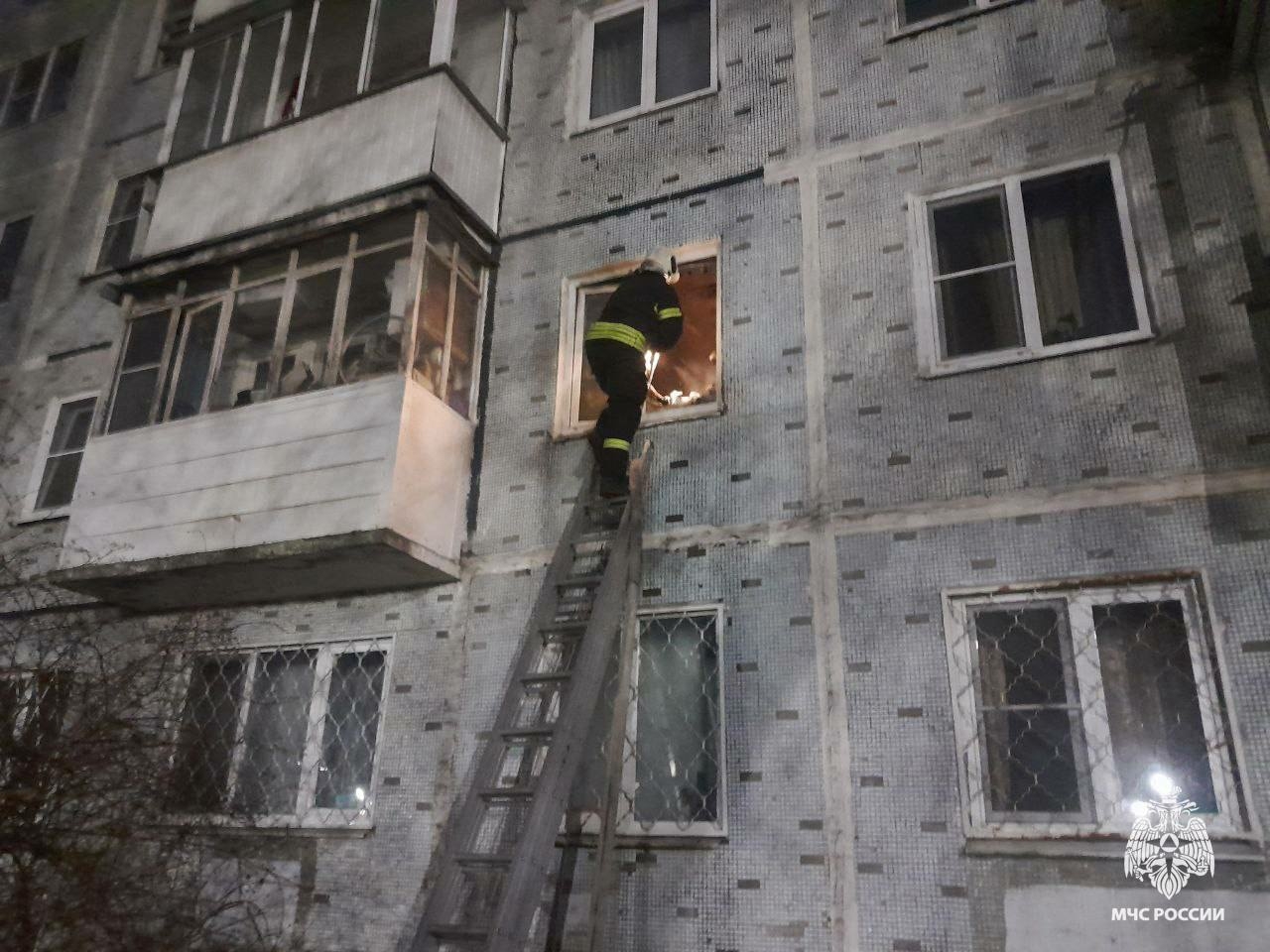 В тверском доме на Петербургском шоссе при пожаре эвакуировали 30 человек