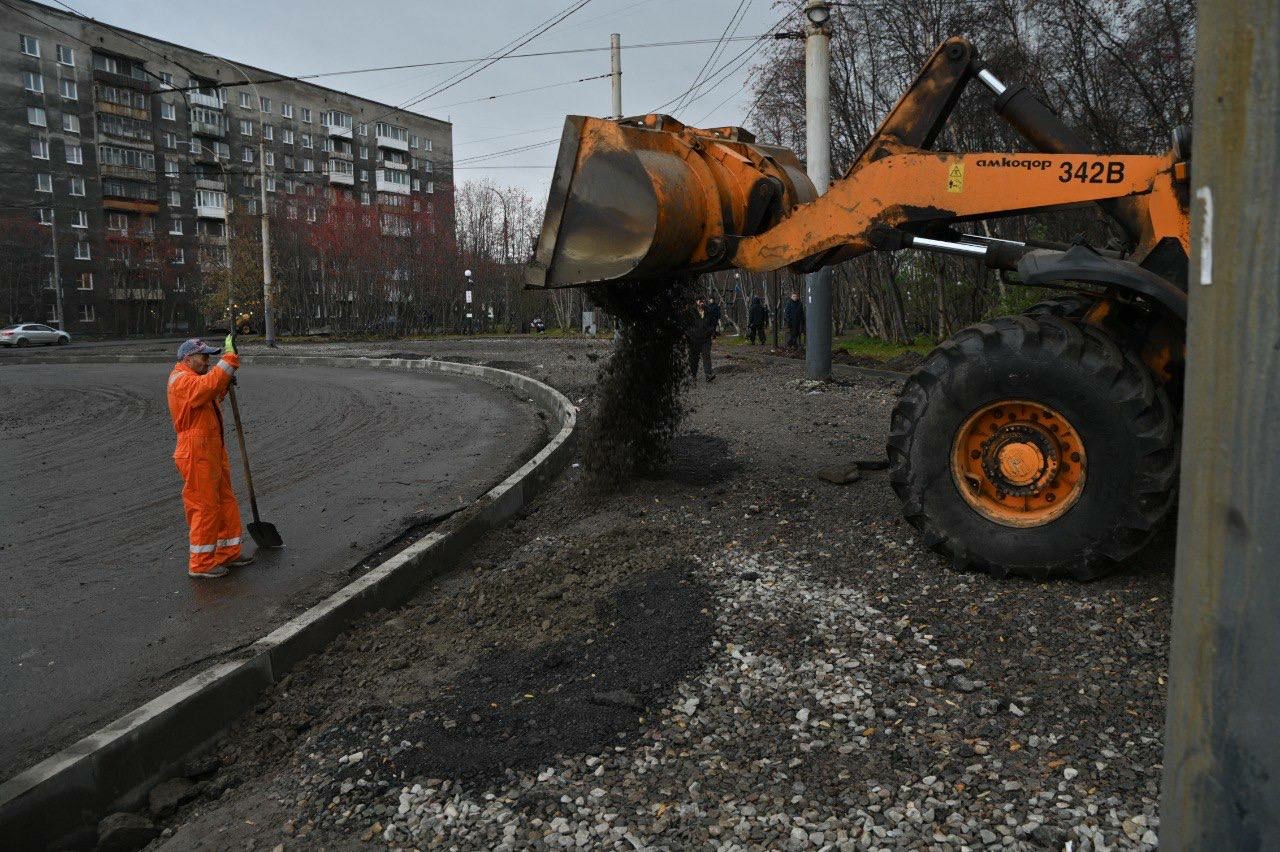 В Мурманске возобновили ремонт на проспекте Героев-североморцев
