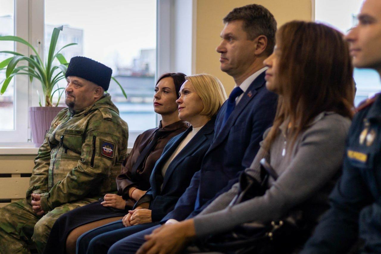 В кадетской школе Мурманска открыли «Парту Героя», посвященную Кристиану Гагарину