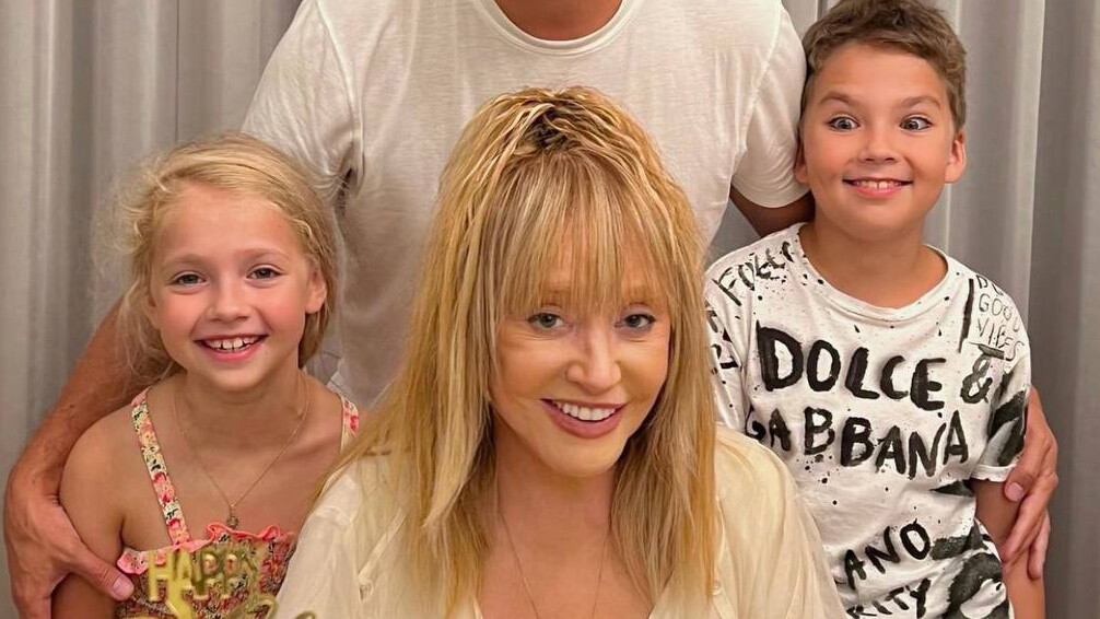 Дети Аллы Пугачевой рискуют остаться без российских паспортов