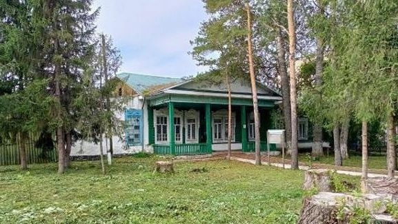 Росимущество выставило на торги бывший военкомат и изолятор в Омской области