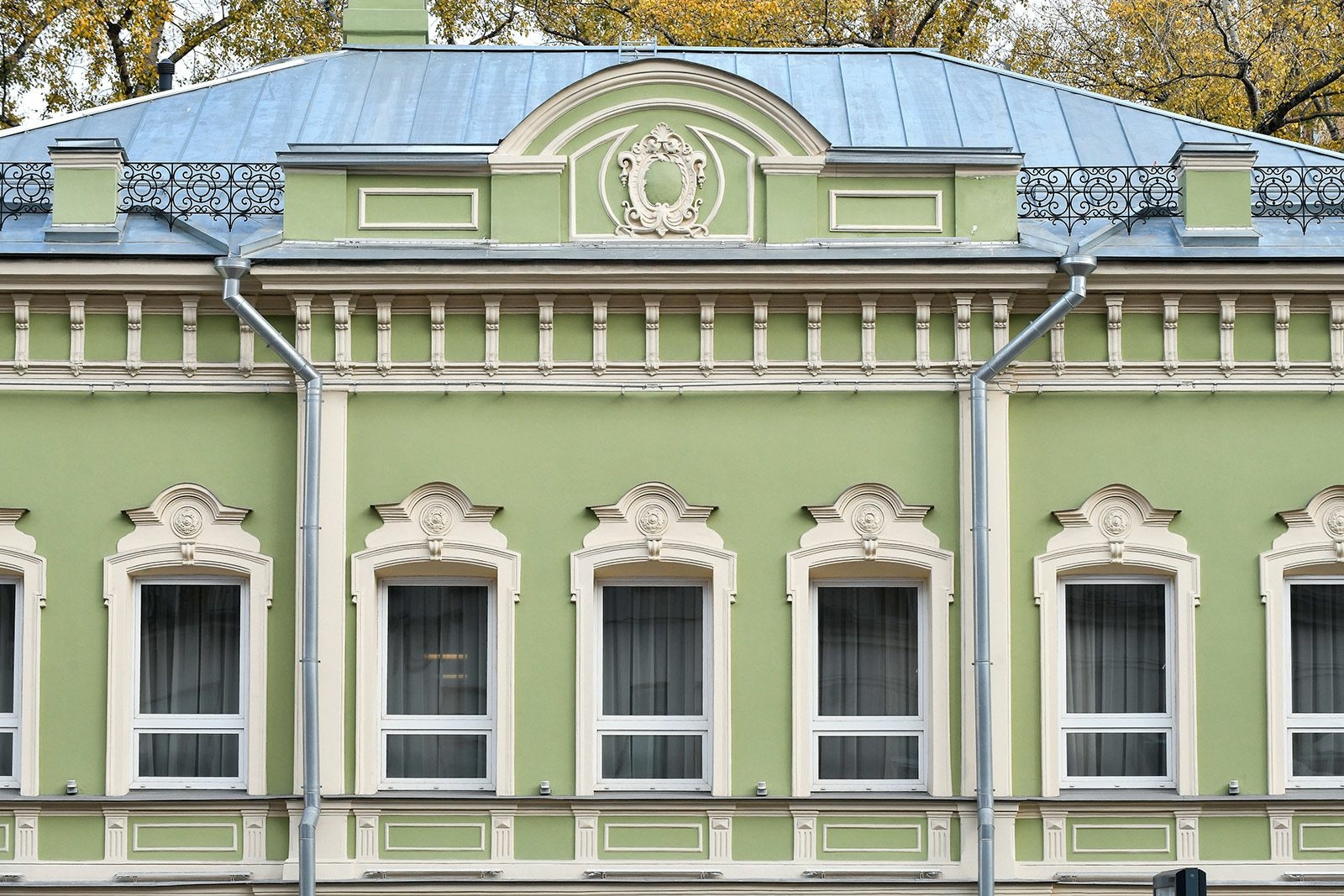 В Москве отреставрировали фасады городской усадьбы Баевых
