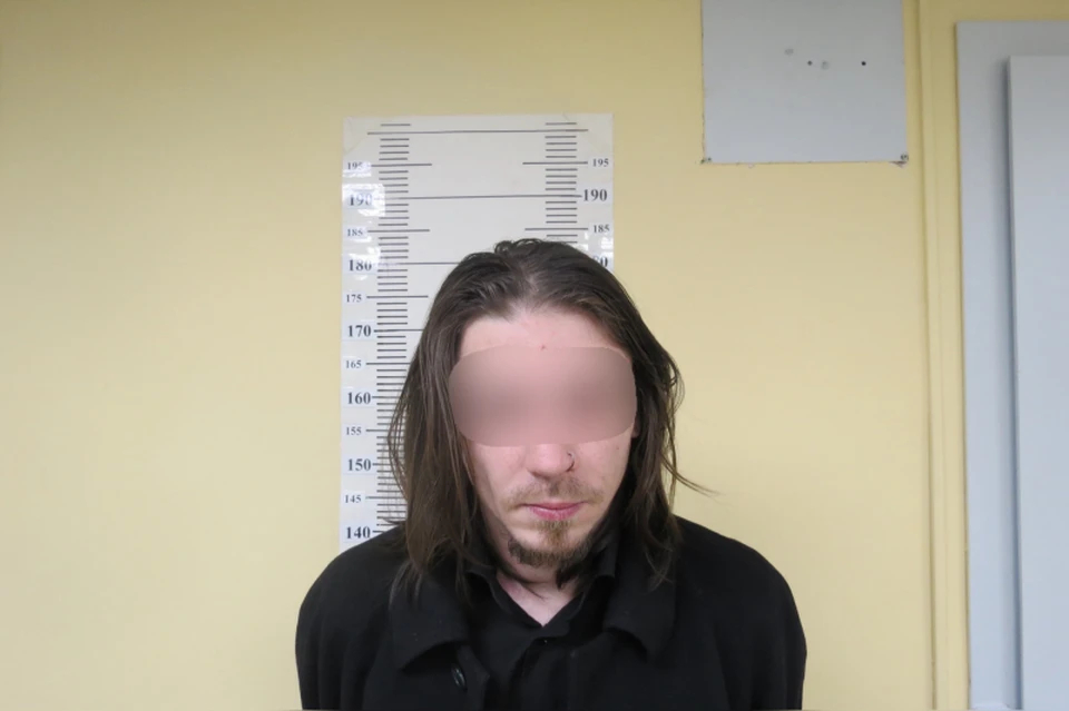 В аэропорту Кольцово пьяного пассажира не пустили на рейс и оштрафовали