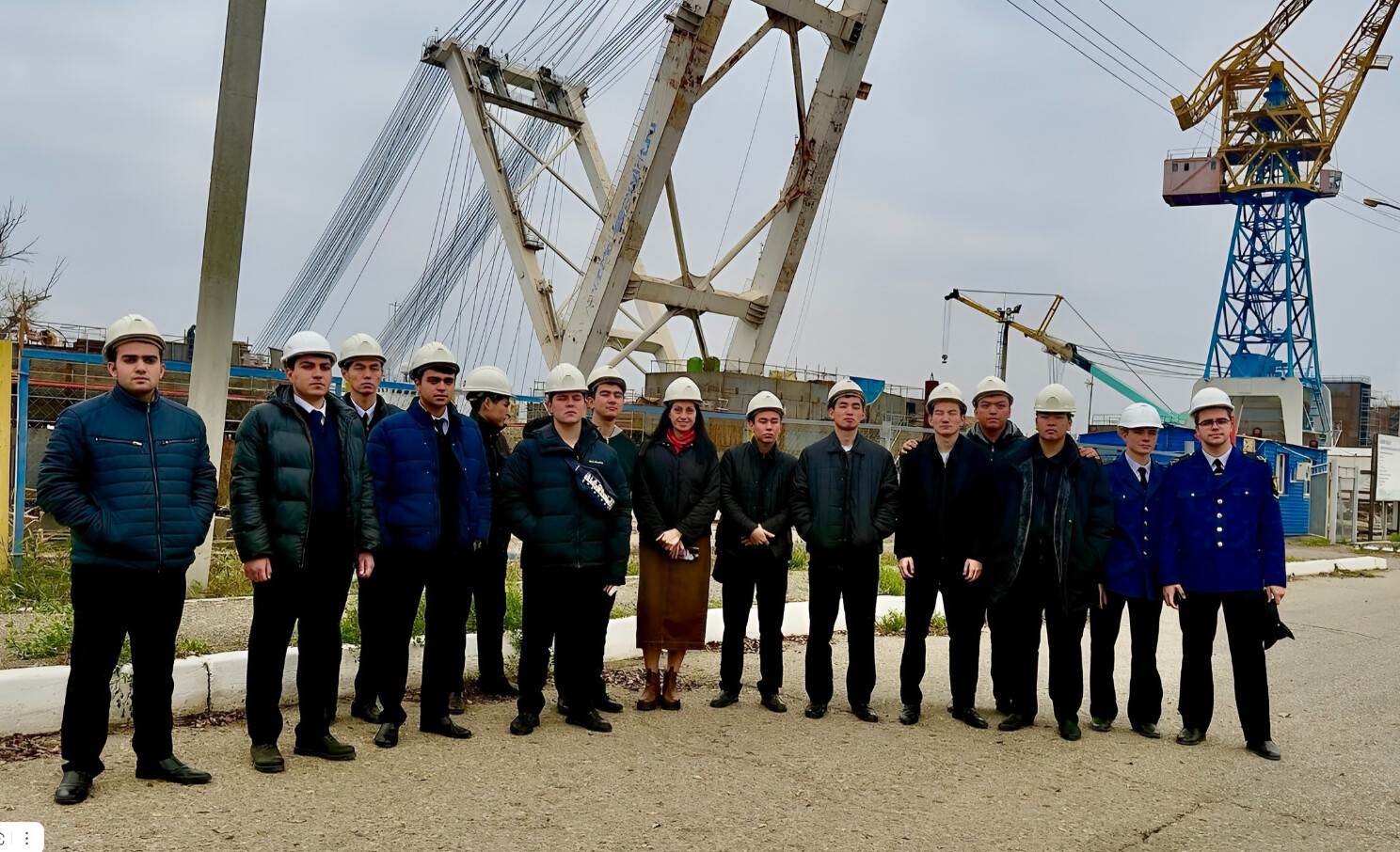 Студенты из Казахстана изучили работу астраханской судостроительной верфи