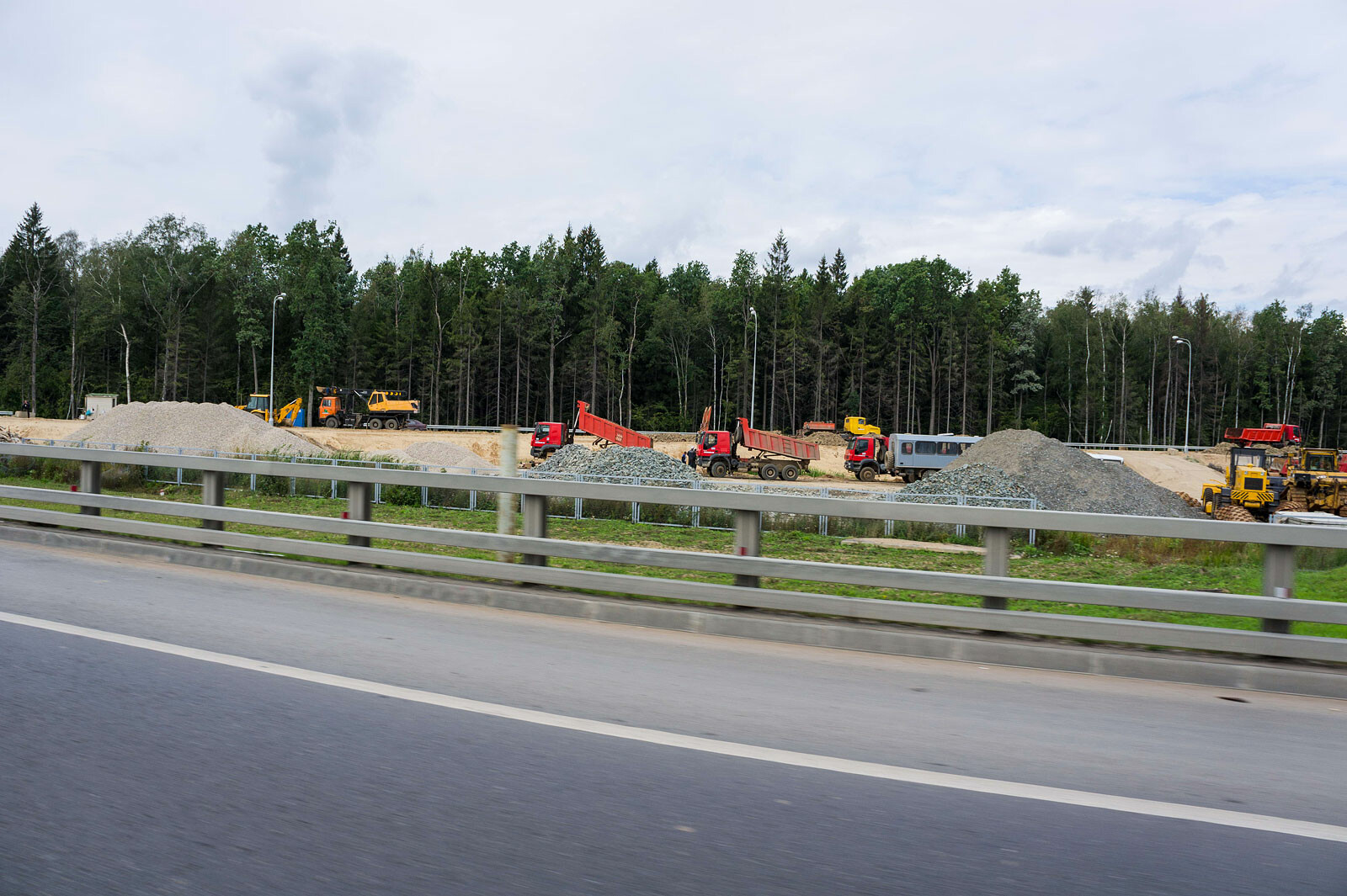 В Херсонской области ремонтируют подъезды к социальным объектам