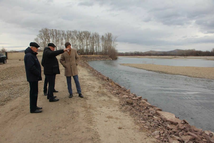 В Абакане завершили берегоукрепление на Южной дамбе