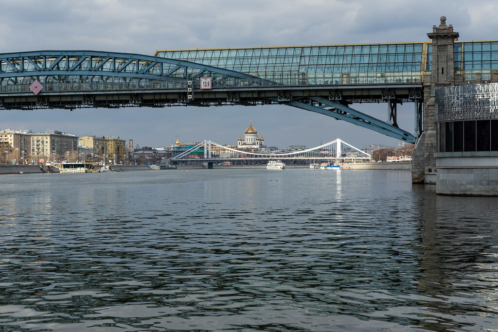 На подходах к Крымскому мосту вновь прогнозируют многокилометровые пробки