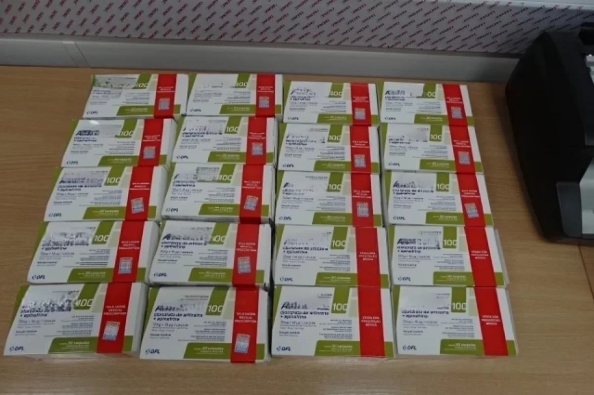 В тюменском аэропорту изъяли тысячу ампул бразильских препаратов