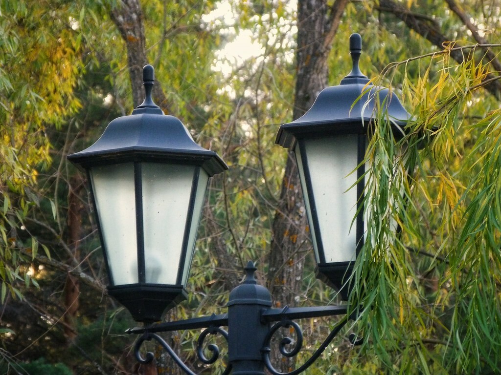 В Горловке запускают поэтапное восстановление уличного освещения