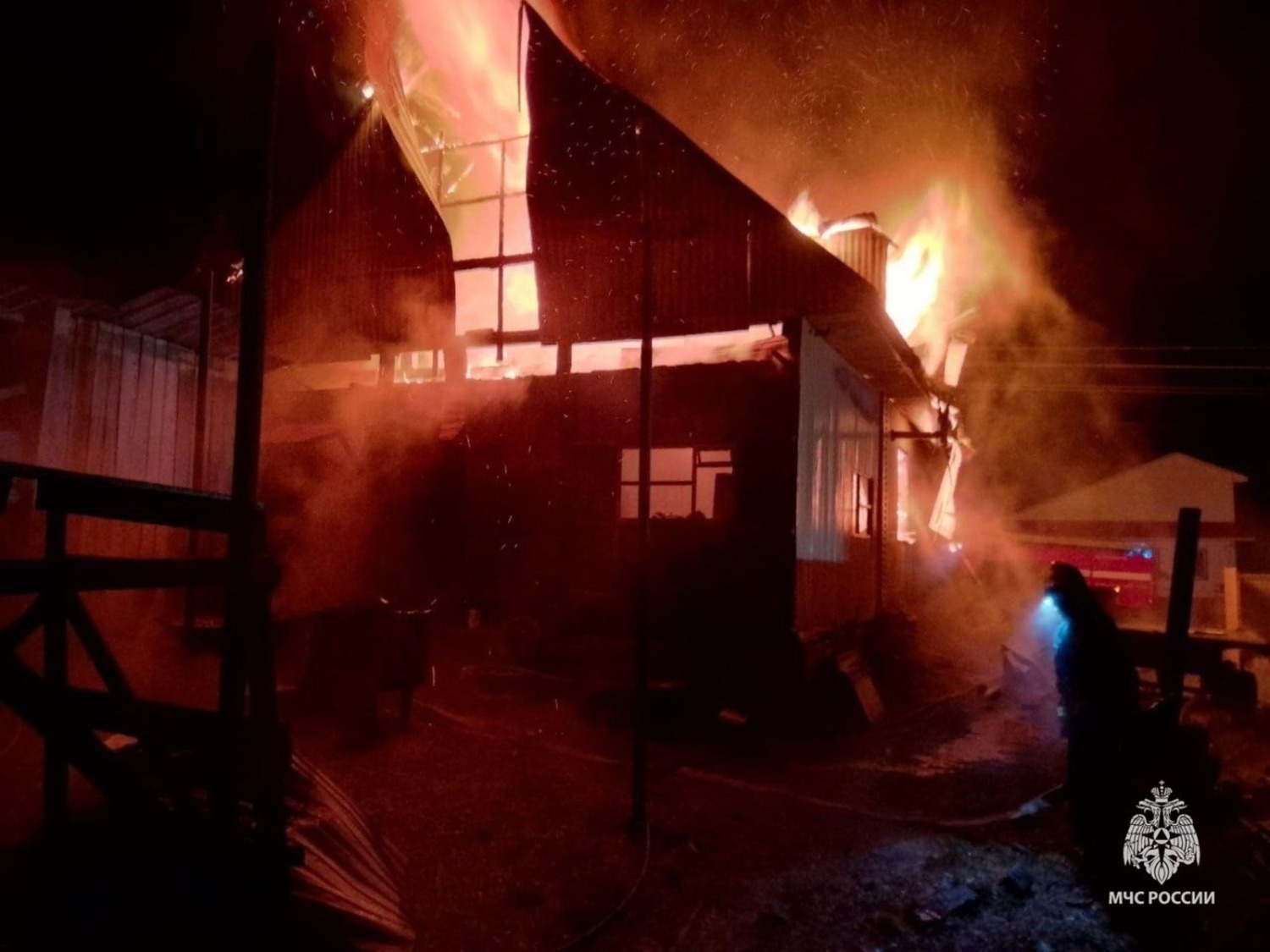 Подросток в Башкирии спас всю семью из горящего дома и стал героем