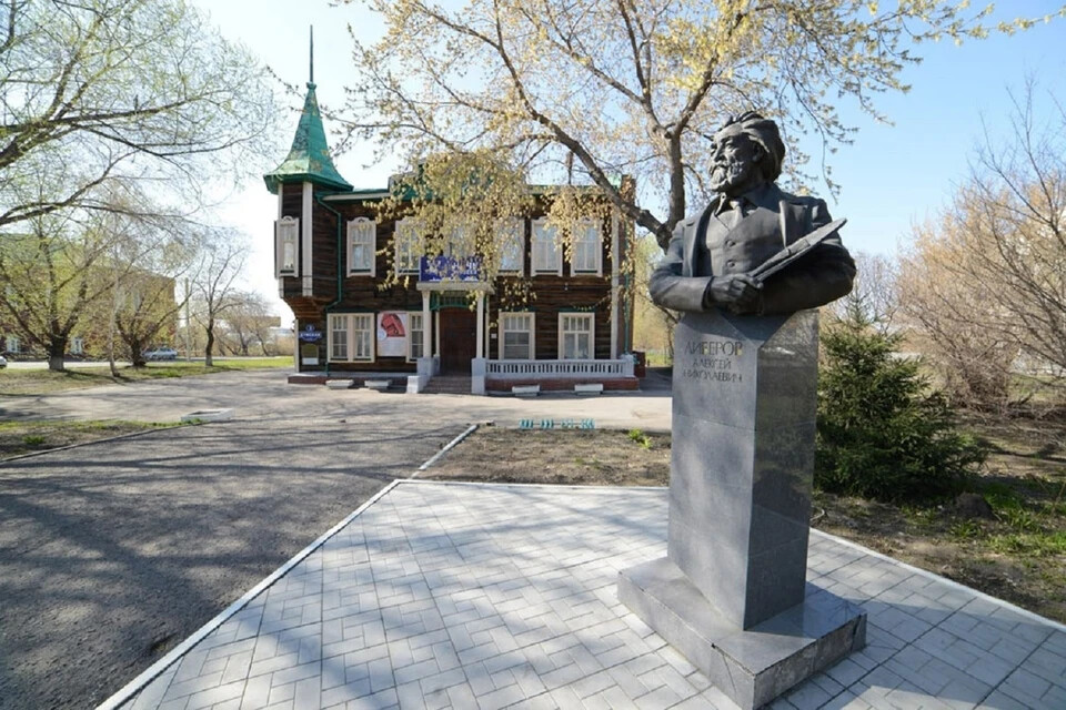 Скульптор Виктор Костенко оказался жив после публикации некролога в омском музее