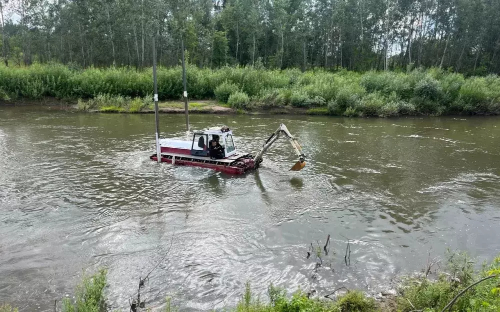 В Башкирии расчищают реку Зиган для защиты от паводков
