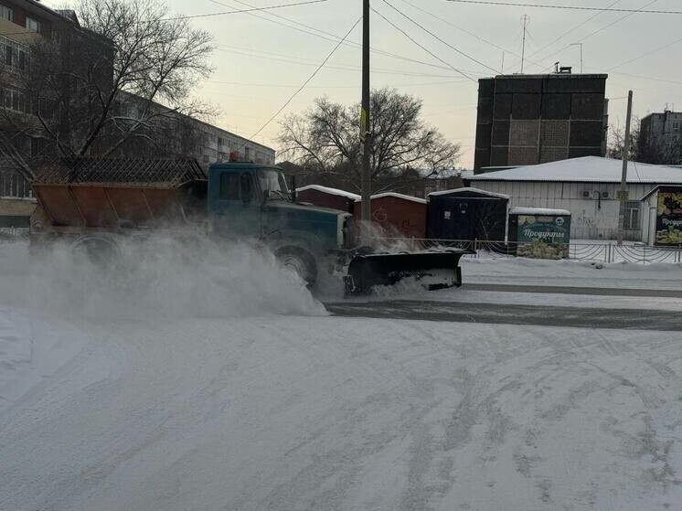 В Черногорске выпал первый снег и осложнил дорожную обстановку