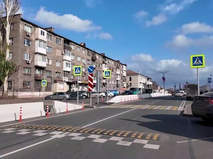 Ленобласть завершает ремонт проспекта Металлургов в Енакиево