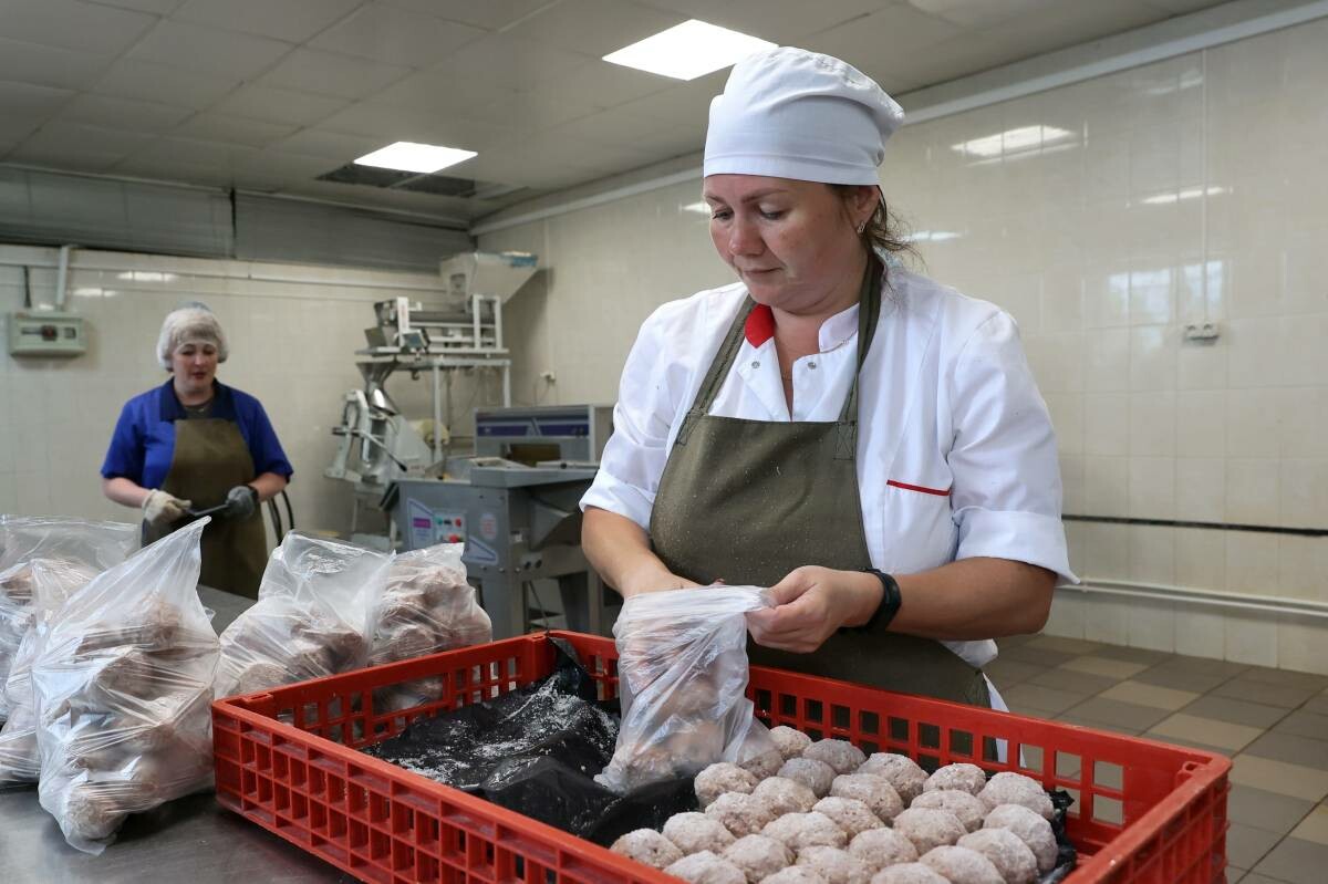 В Вологодской области растет спрос на работников для промышленных предприятий