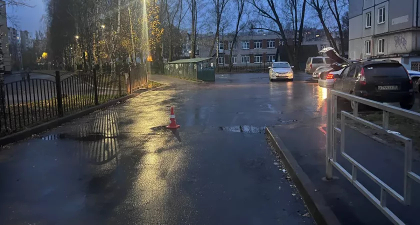 В Вологде 18-летний водитель сбил во дворе 11-летнюю девочку