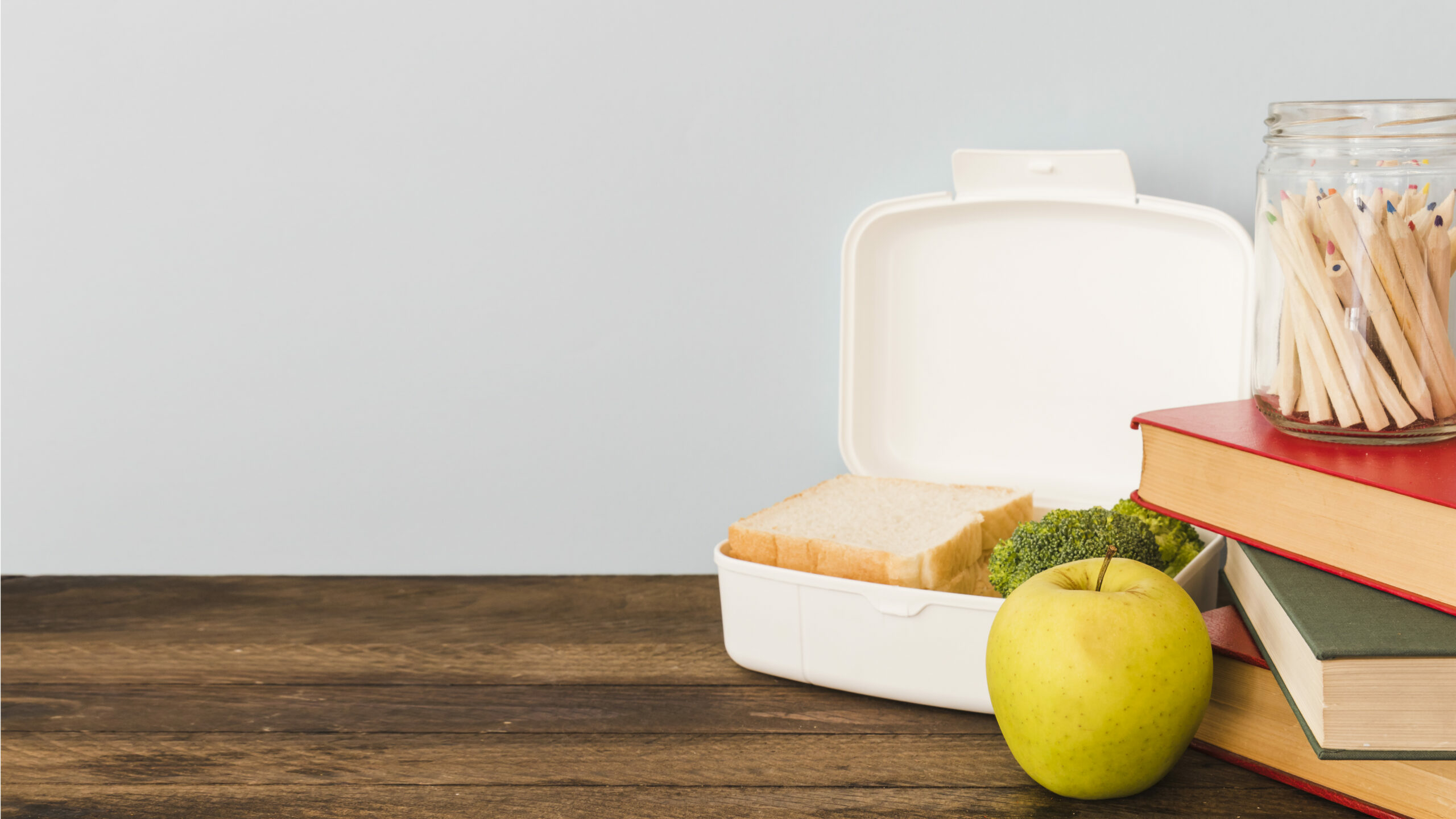 Власти Екатеринбурга увеличили финансирование бесплатного питания школьников