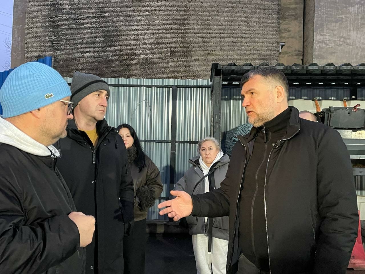 Разумишкин проверяет Васильевский остров с утра, осматривая базы и скверы