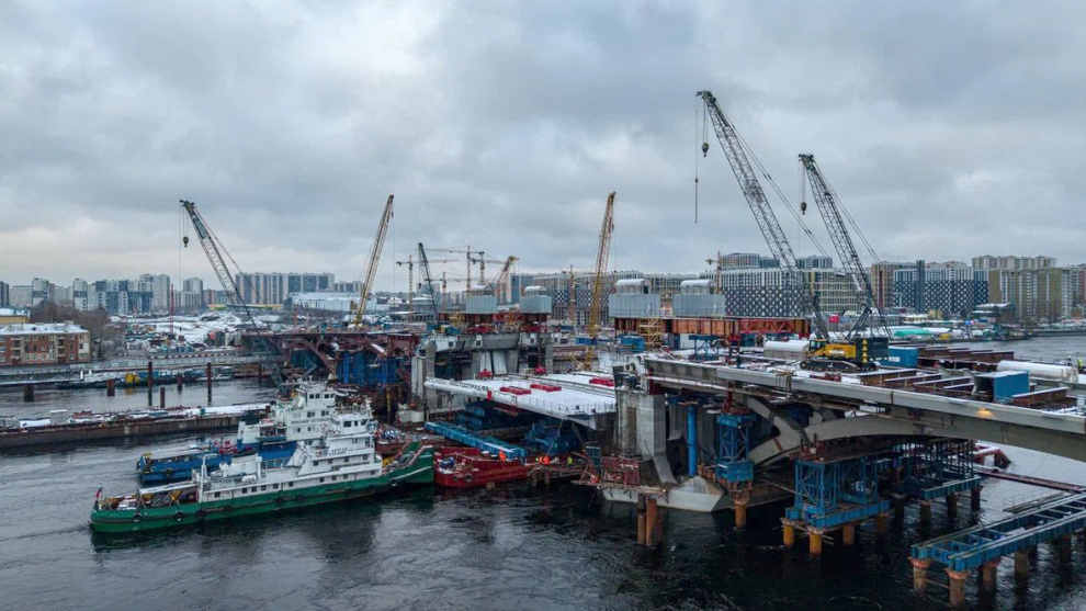 Строители подняли «крылья» Большого Смоленского моста над Невой впервые в истории