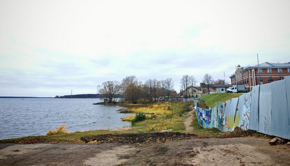 В Костроме начали благоустройство следующего участка набережной Волги