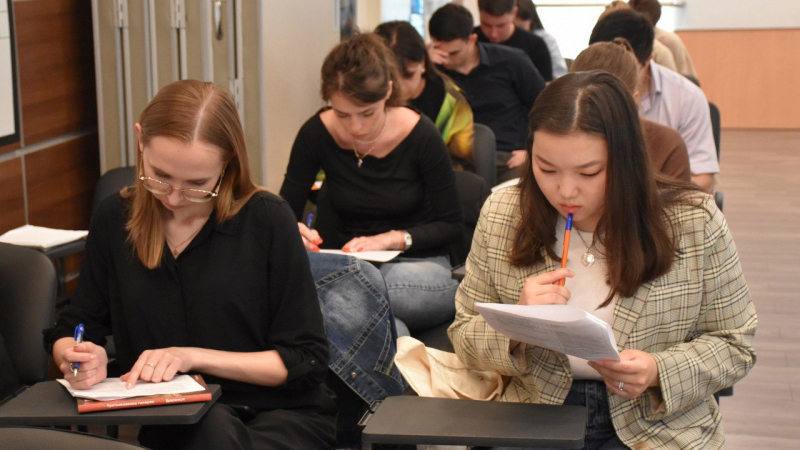 Петербург запускает юбилейную стажировку «Открытый Смольный 2.0» для будущих финансистов