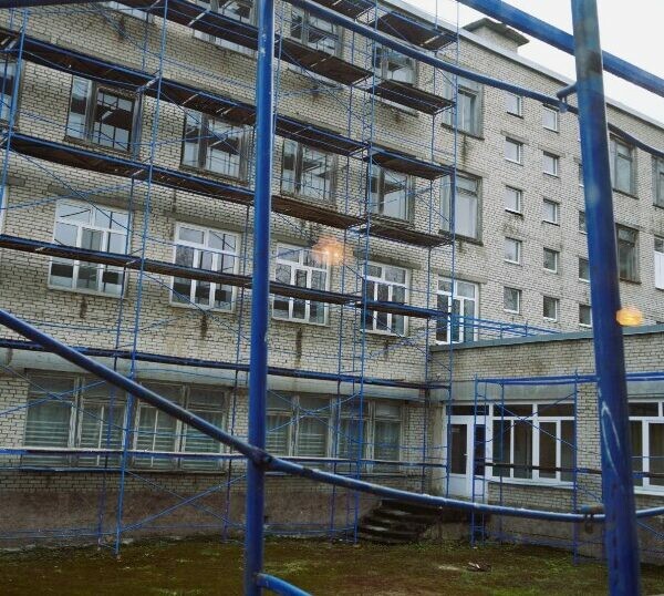 В Великом Новгороде в школе №15 стартовал капитальный ремонт