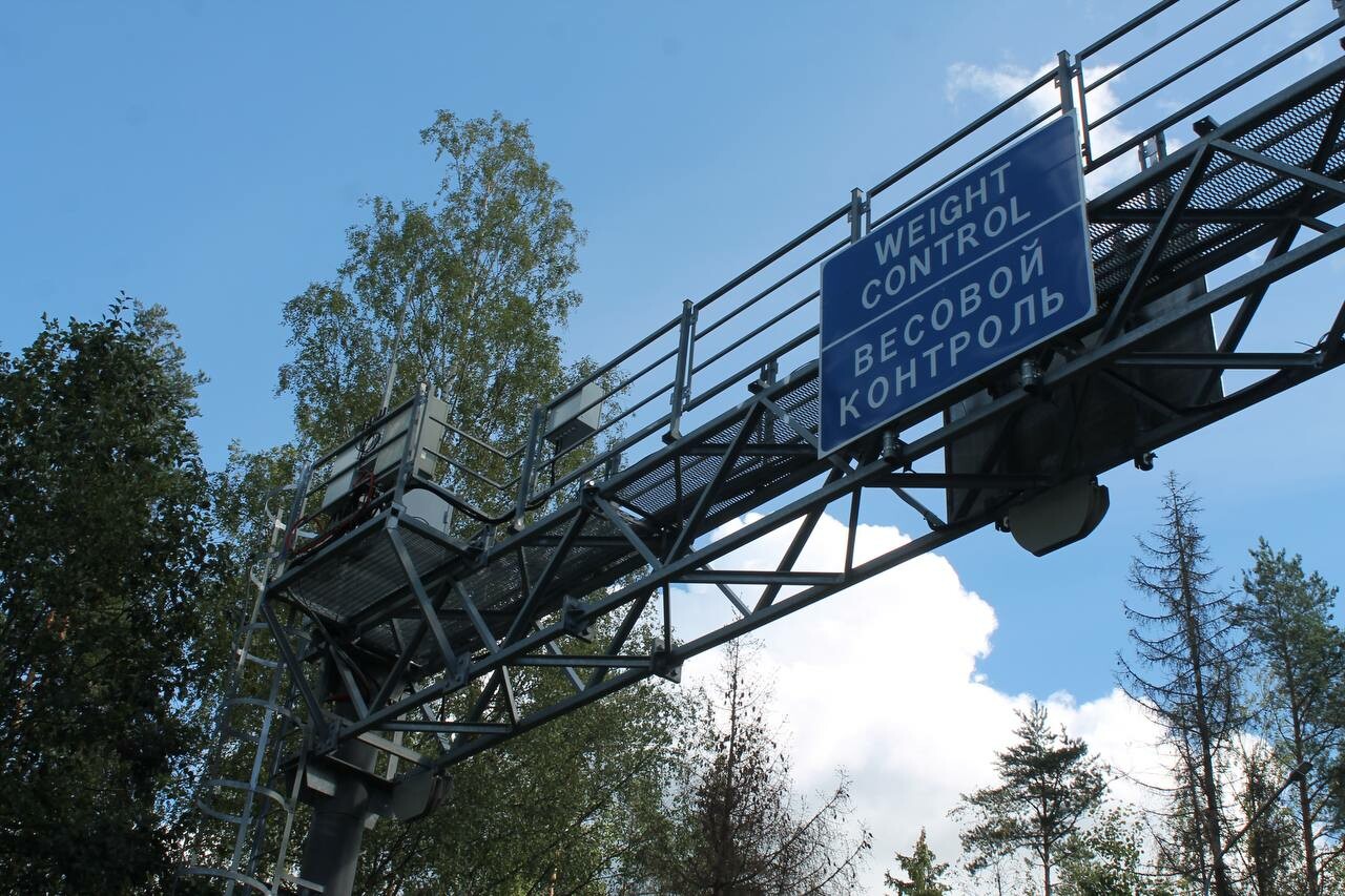 В Ленобласти усилят контроль за весом грузовиков на трассе в районе Симагино