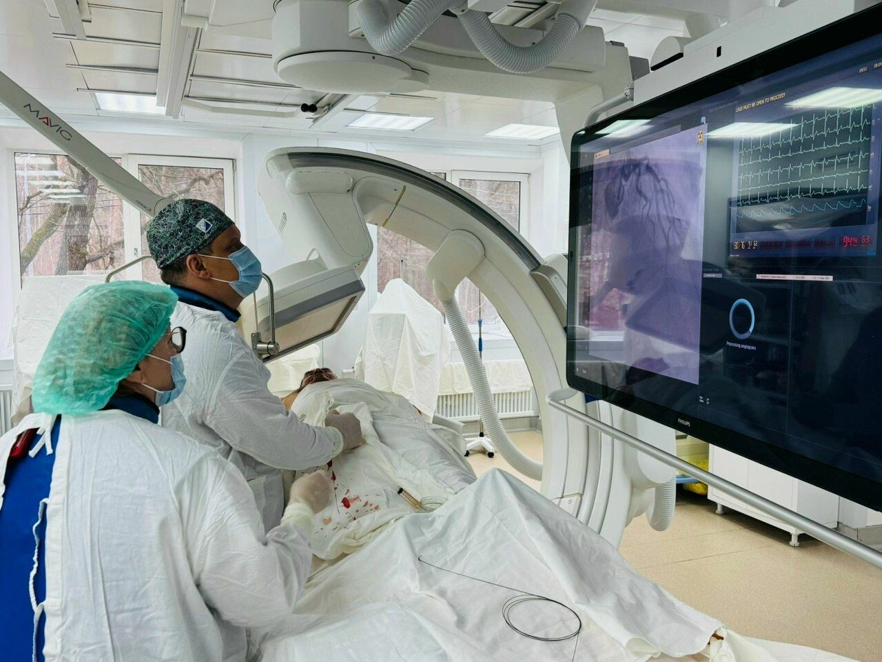 Сосудистые хирурги Калуги впервые провели эндопротезирование брюшной аорты