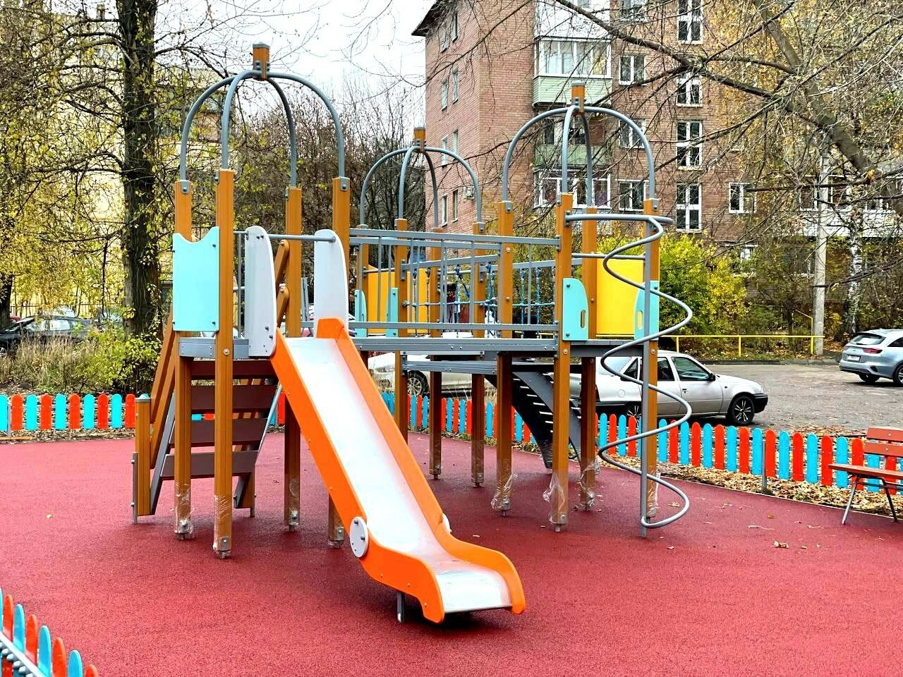 В Ярославле полностью завершили проекты по программе «Наши дворы» на 2025 год