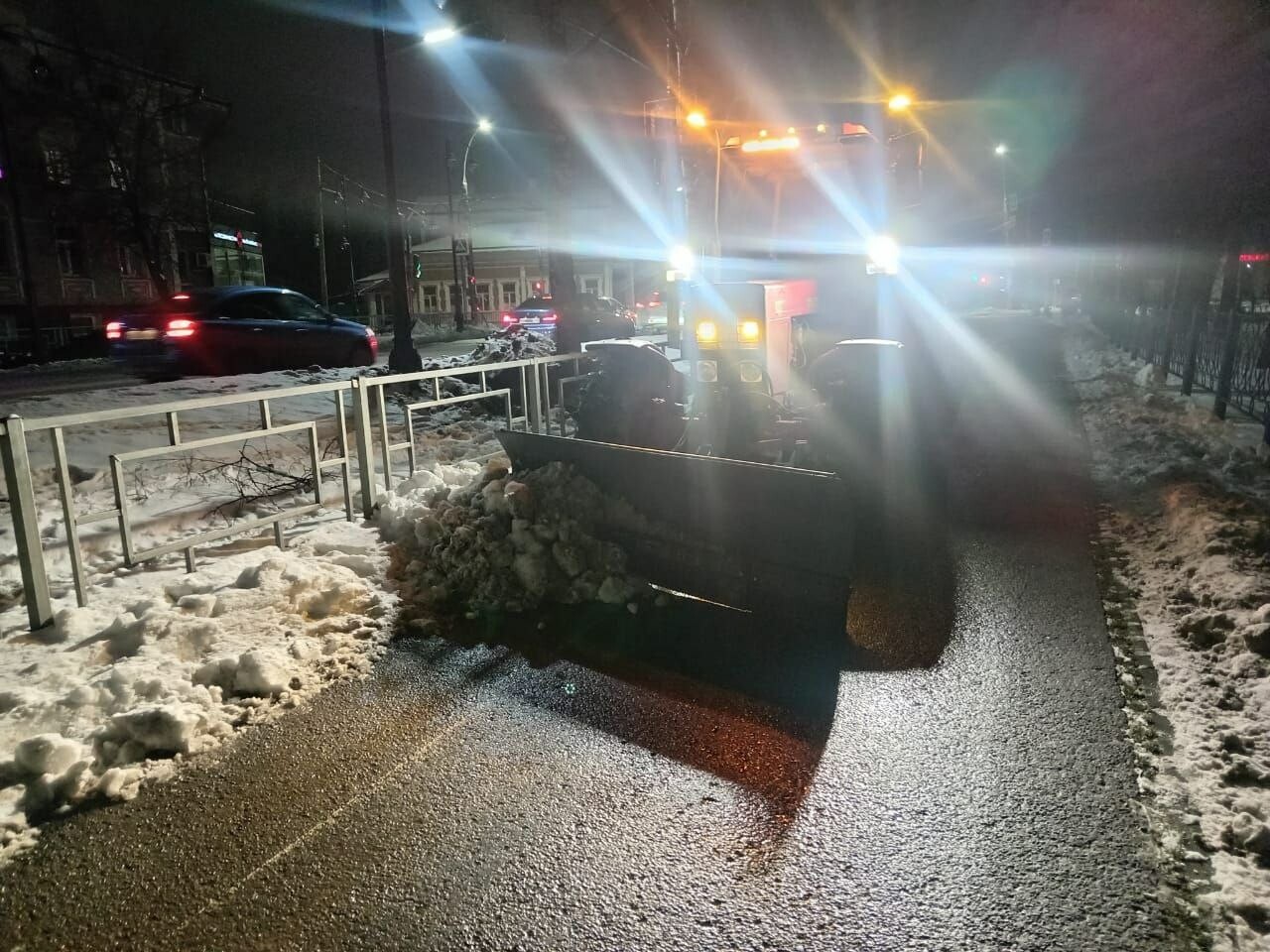 Из Вологды вывезли уже 1400 кубометров снега