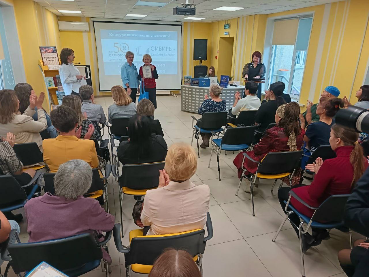 Евгений Молодняков рассказал, что книга к юбилею Саяногорска будет доступна в библиотеках