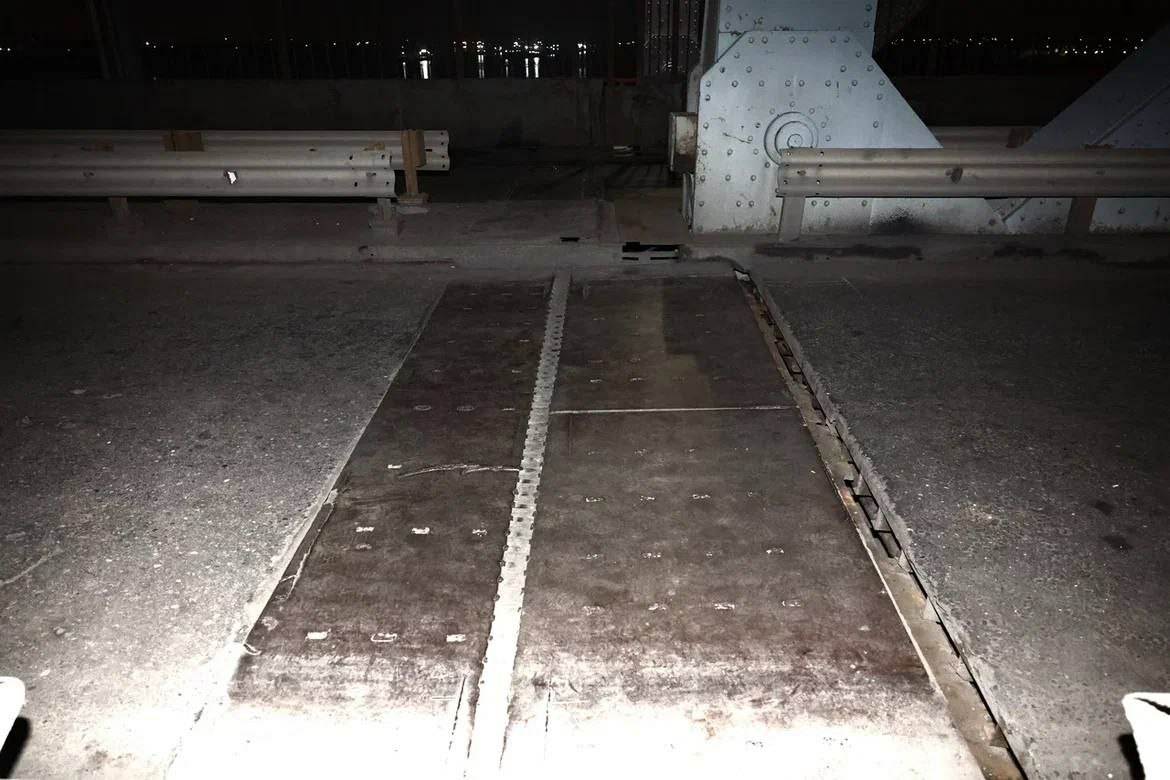 На Старом мосту в Астрахани запустили реверсивное движение