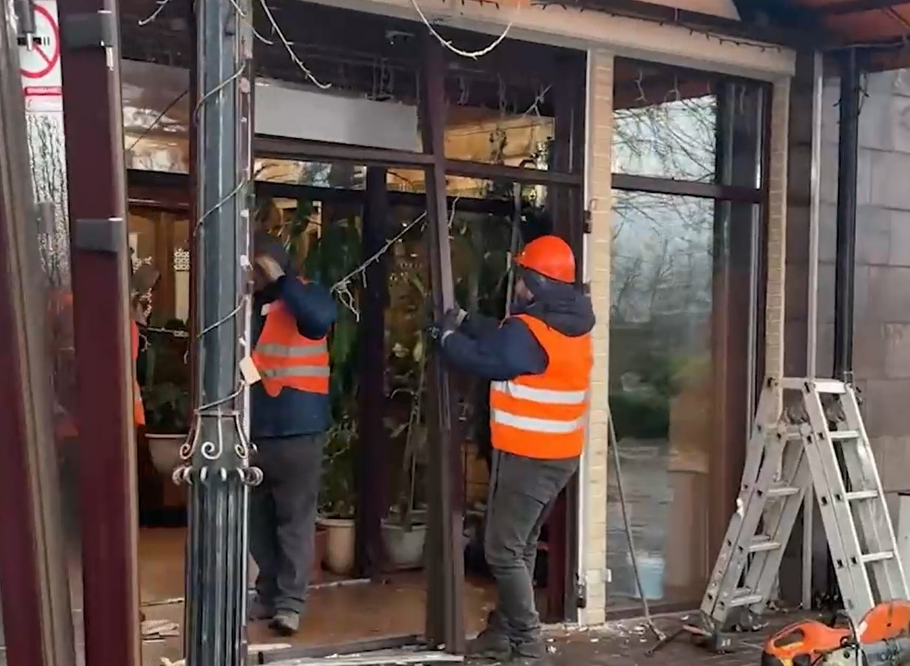 В Купчино освободили участок для расширения НИИ Джанелидзе после демонтажа павильона