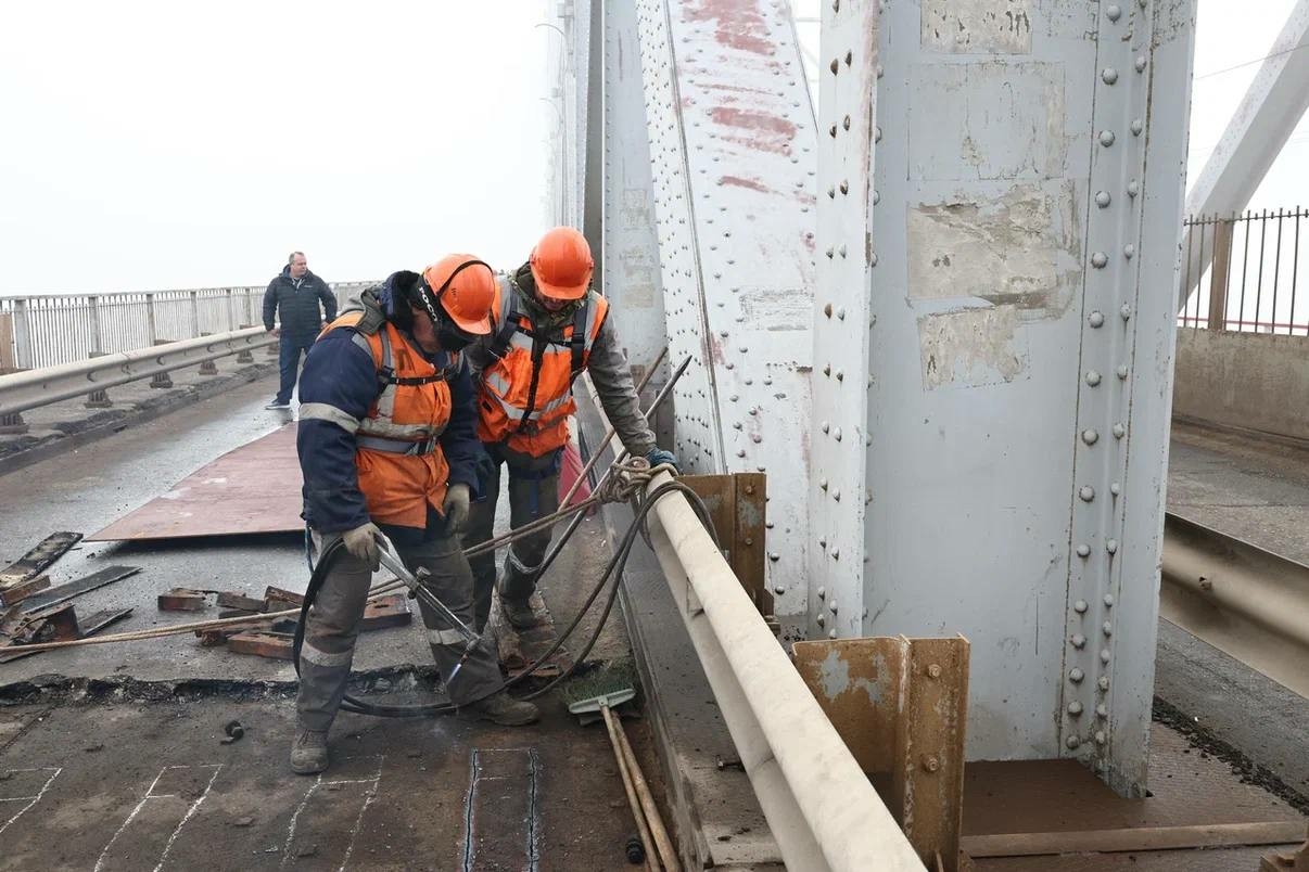 Старый мост в Астрахани открыли для движения после планового ремонта