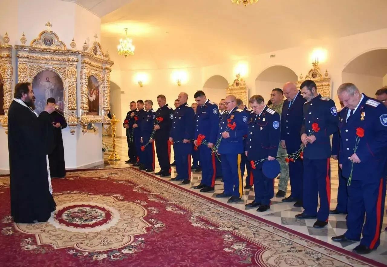 Казаки астраханского округа получили награды губернатора Бабушкина