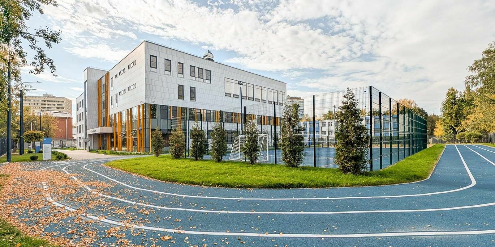 С начала года в Москве построили 14 объектов образования