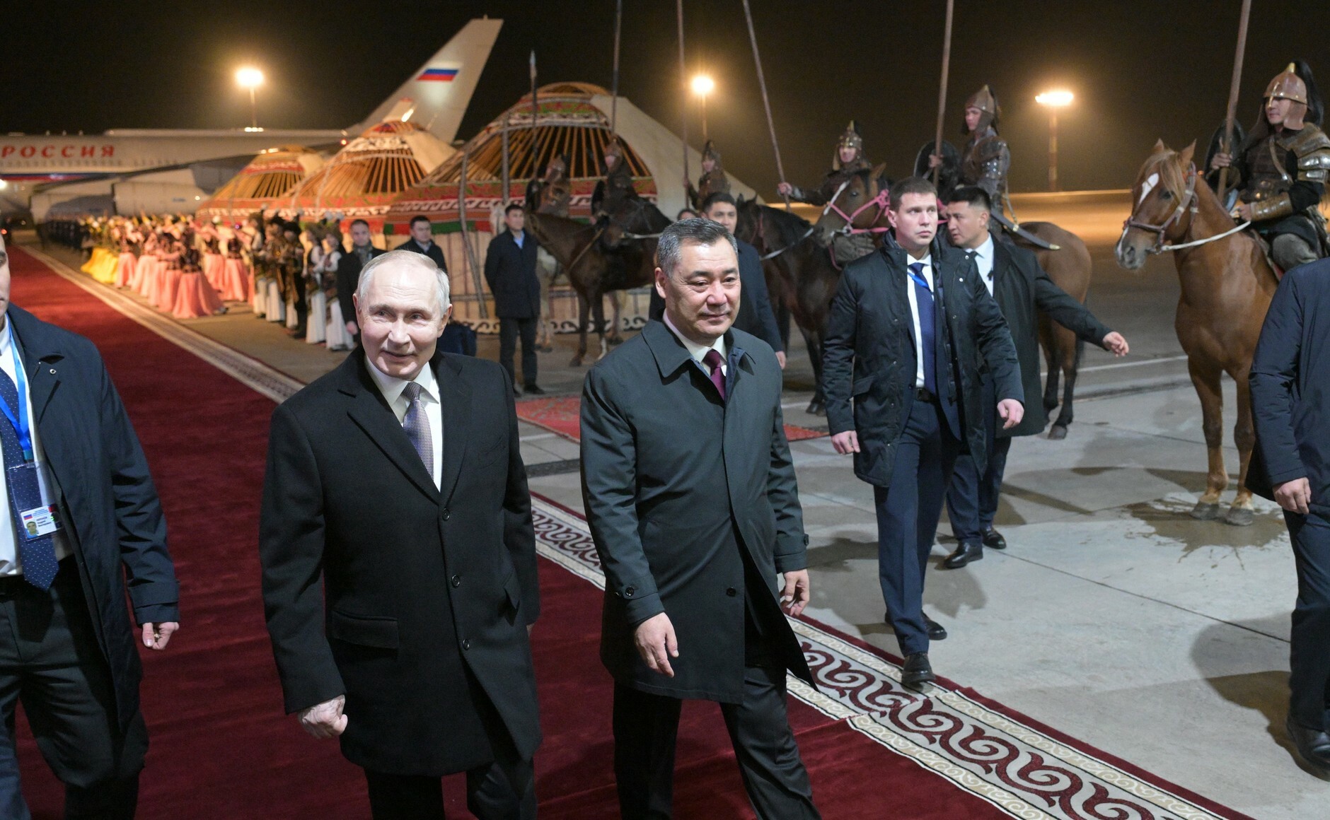 Владимир Путин прибыл с трехдневным визитом в Кыргызстан