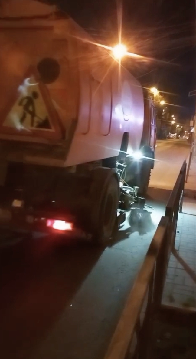 Более чем 128 тонн мусора убрали в Астрахани за первые четыре дня ноября