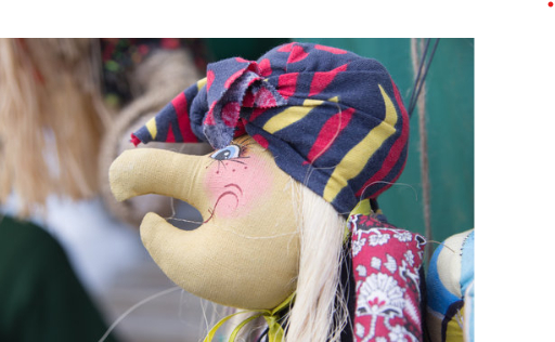 В России появилась вакансия Бабы-Яги за 250 тыс. в месяц