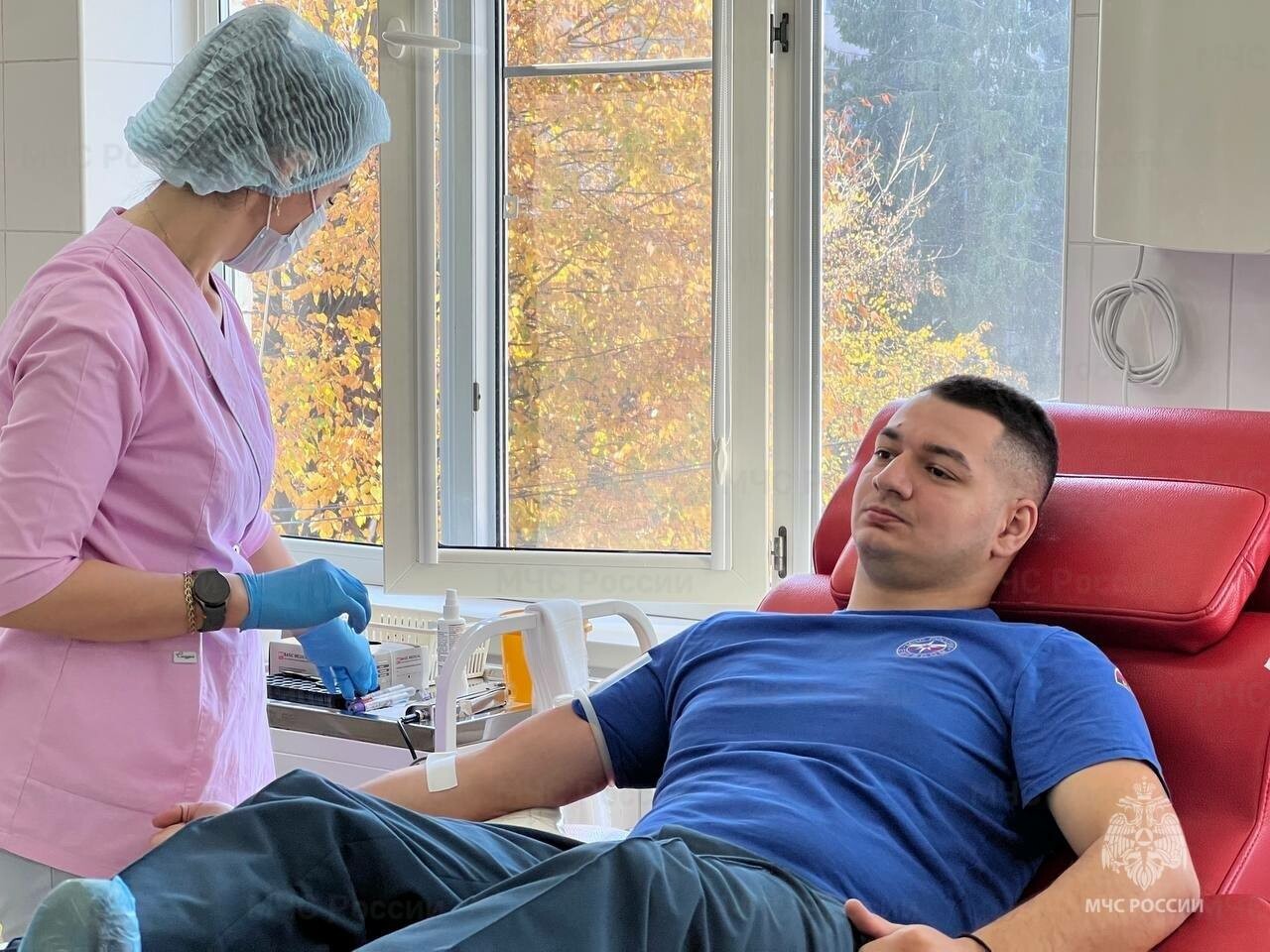 Сотрудники МЧС Северной Осетии сдали более 15 литров крови