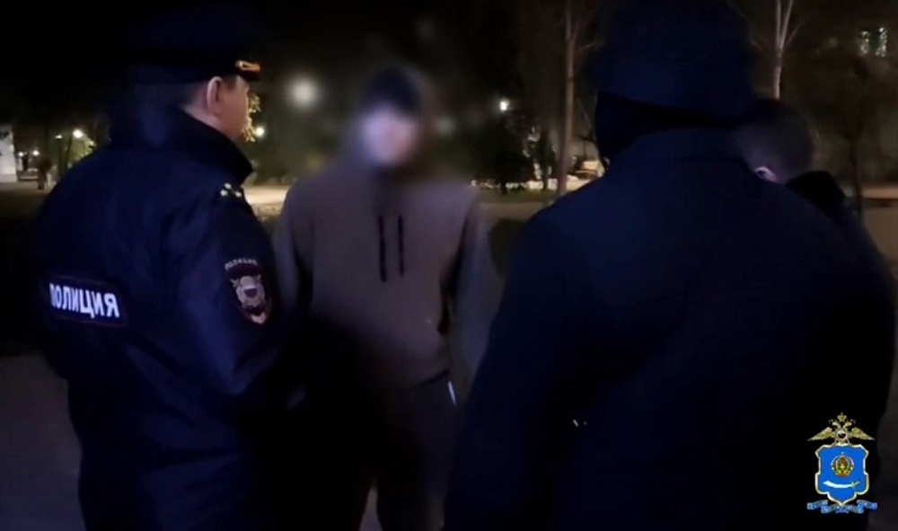 На ночных улицах Астрахани выявили десятки нарушений с участием подростков