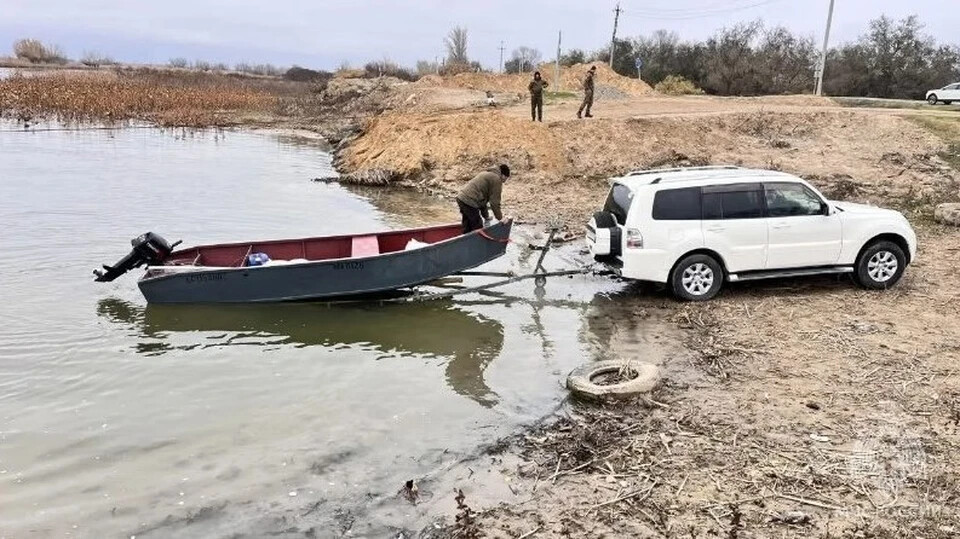 В Астраханской области лодку рыбака отправили на штрафстоянку после рейда