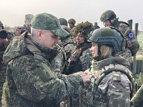 Военнослужащим БАРС-37 вручили государственные награды