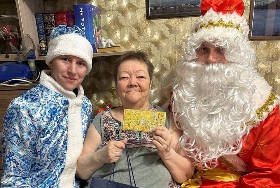 Сотрудники ГУФСИН навестили вдову Героя России в Свердловской области