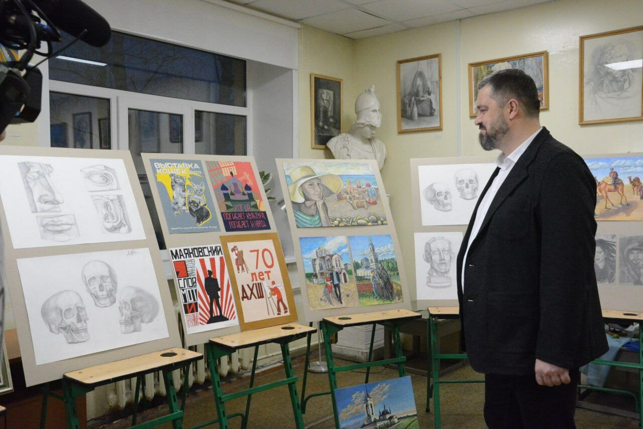 Дзержинская художественная школа отмечает 70-летний юбилей