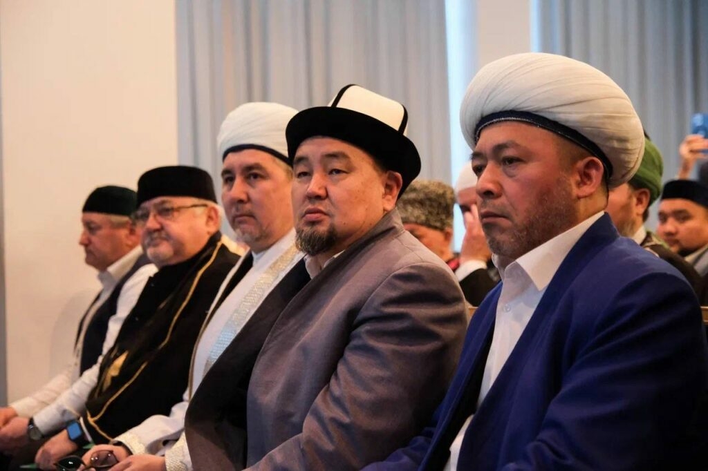 Исламские лидеры на астраханском форуме обсудили разумный баланс веры и общества